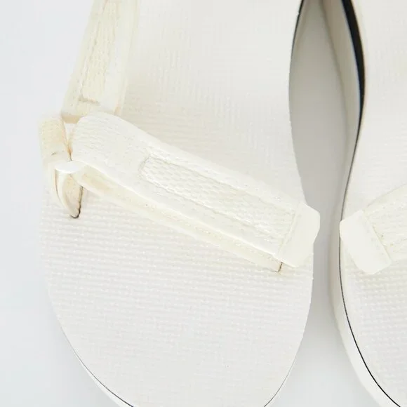 TEVA Flatform Universal Mesh Print Sandal Women's 8 - Picture 2 of 7